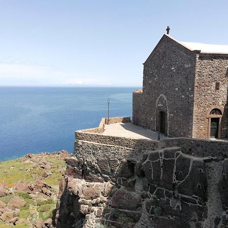 Cielo E Mare: Charming Seaside Retreat in Old Village Heart Castelsardo Exterior photo