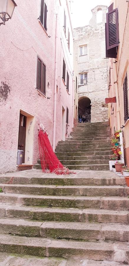 Cielo E Mare: Charming Seaside Retreat in Old Village Heart Castelsardo Exterior photo